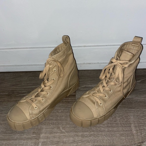 Zara Beige Boot Runner - Hardly warn - Picture 2 of 2